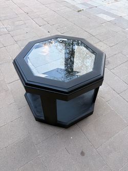 Black Octagonal Accent Table / End Table