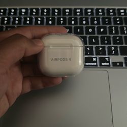 AirPods 4 w/ Active Noise Cancellation w/ Apple Care+ and original case from Tech21 EvoClear(Apple)