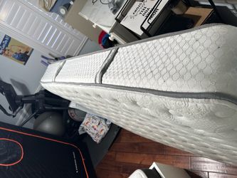 Serta queen size mattress