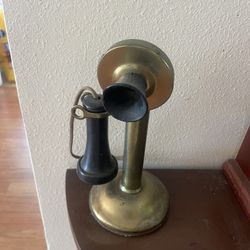 Old-fashioned phone Vintage