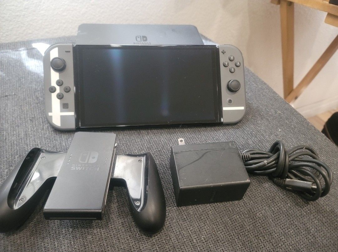 NINTENDO SWITCH OLED SPECIAL SUPER SMASH BROS ULTIMATE EDITION 