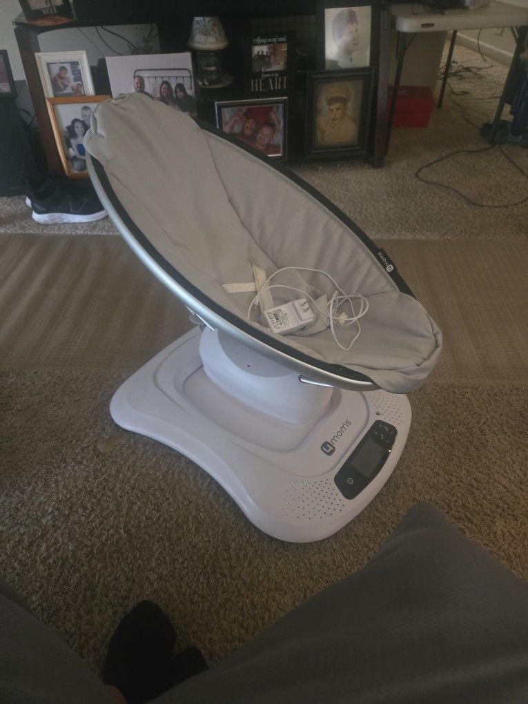 Baby Swing 4 Mom's Mamaroo