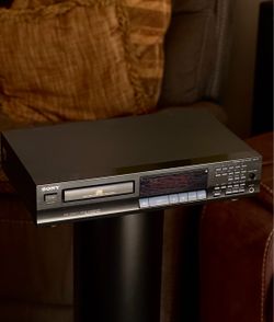 Sony CDP-311 Single CD Player with Remote Control (Made in Japan)