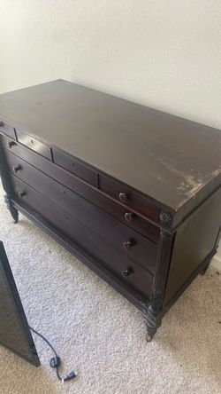 Dresser vintage