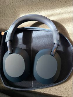 Xm5 Sony headphones navy blue