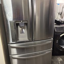 LG 4 Door French Door Refrigerator 