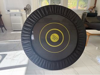 Rebounder trampoline