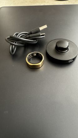 Oura ring. 3rd Gen. Size 10. GOLD. Barely Used, Pristine Condition.
