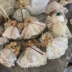 Large Grouping Of Clean Christmas Vintage Angels. Pick Up In Willowick.