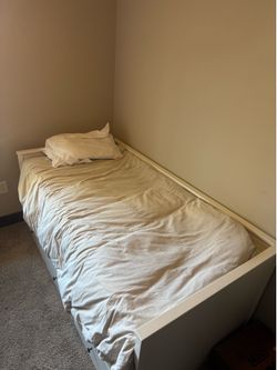IKEA trundle bed, turns into King size bed