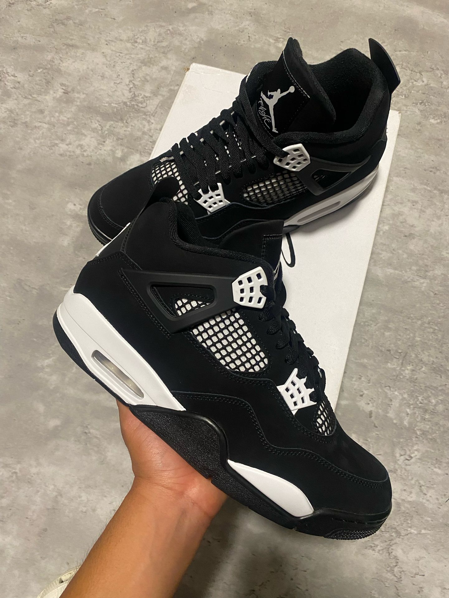 Jordan 4 White Thunder Size 11 Men