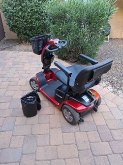 Pride Mobility 4-Wheel Electric Scooter with Bruno Lift
