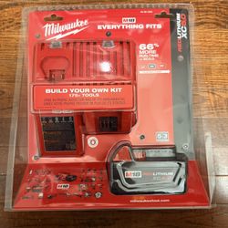 Milwaukee Charger And Battery  Xc 5.0