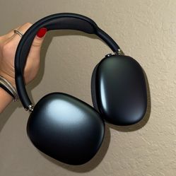 Black AirPod Max