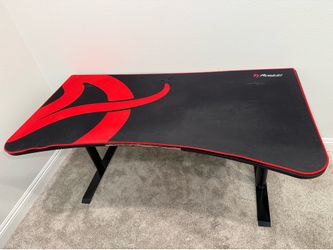 Gaming  table