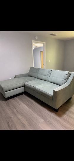 3 seater light blue couch - velvet ‘