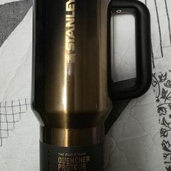 NEW Stanley 40oz With Flip Straw