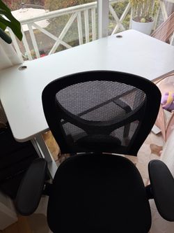 Autonomous Standing Desk + Office Chair