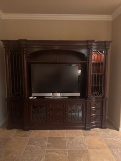 Free entertainment center