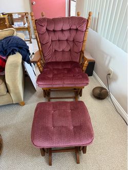 Vintage gliding chair with gliding foot rest