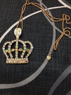 Golden crown necklace