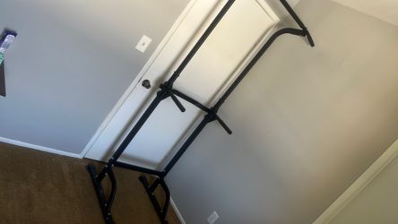 Pull up stand