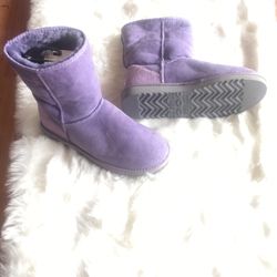 Genuine Lilac  UGG Boots/ Size 9