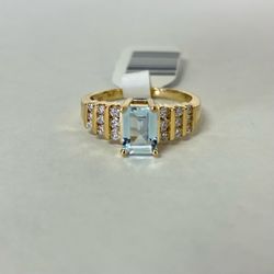 10K Gold, Aquamarine & Diamonds Ring