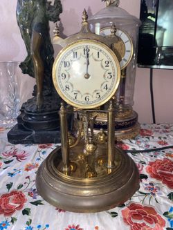 Vintage clock no glass