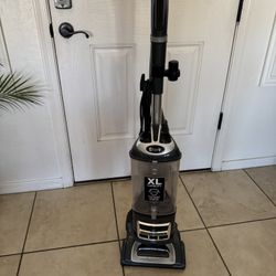 Shark Professional Navigator Liftaway,$40