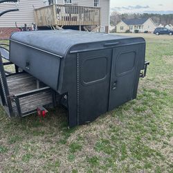 Ultity camper shell