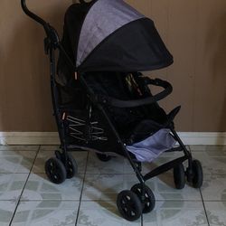 LIKE NEW SUMMER 3D LITE STROLLER!!!!!