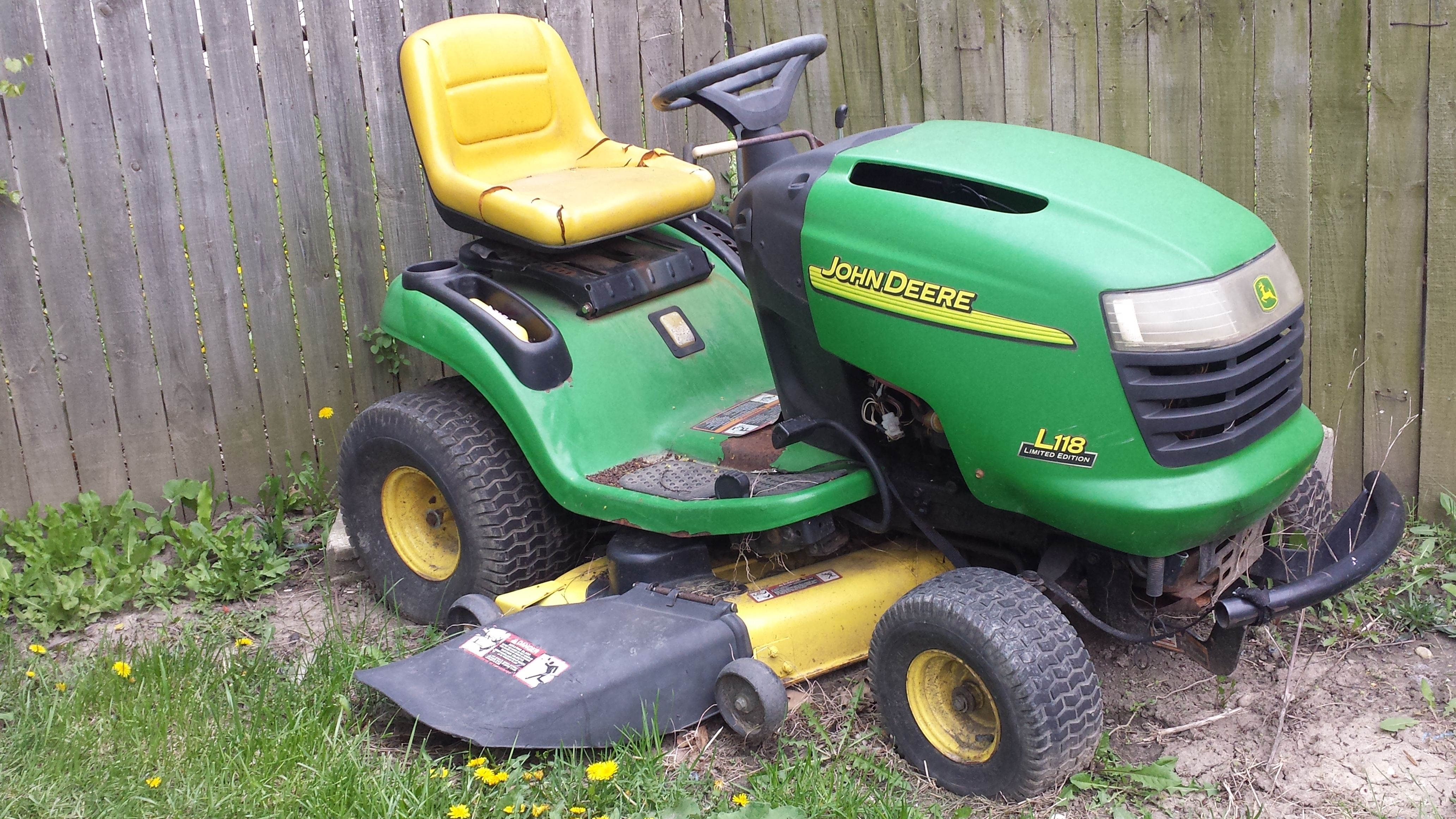 John Deer Lawn Mower