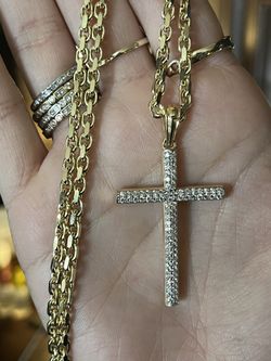 14k Solid Chain And Cross With Diamonds / Cadena De Oro 14k Con Crucifijo De Diamantes 