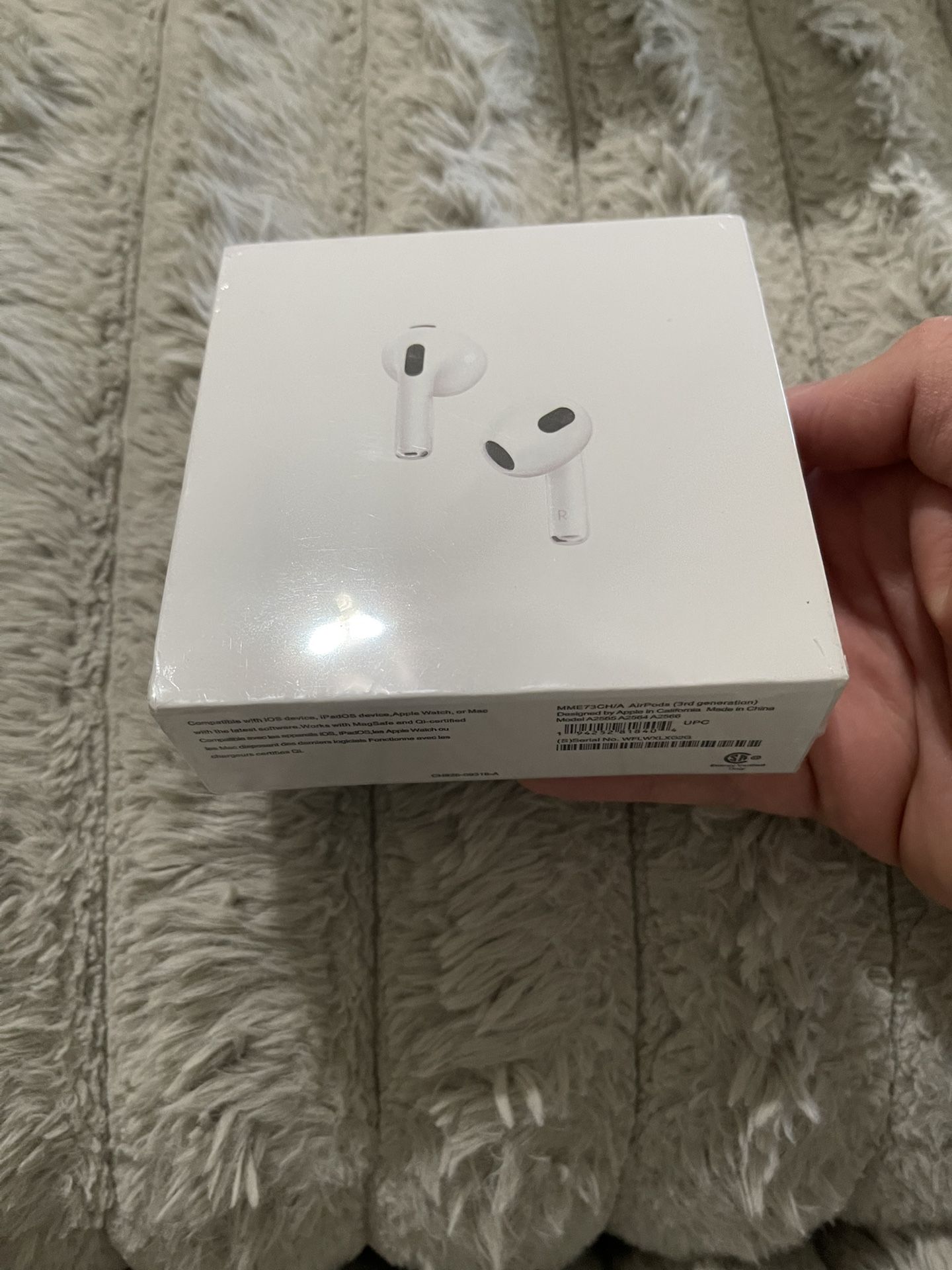 AirPods Gen 3 