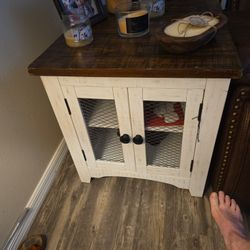 Mossy Oak Farm House End Table X2