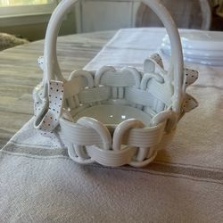 Vintage Vietri Ceramic Woven Basket White with Bows Hand-Painted Made in Italy