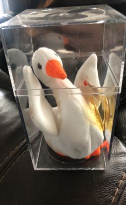 Collectible beanie baby goose