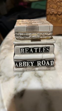 THE BEATLES Abbey Road Mini-Box Ceramic VANDOR (RARE) NEW