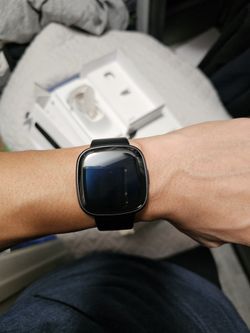 Fitbit Versa 4 Watch 