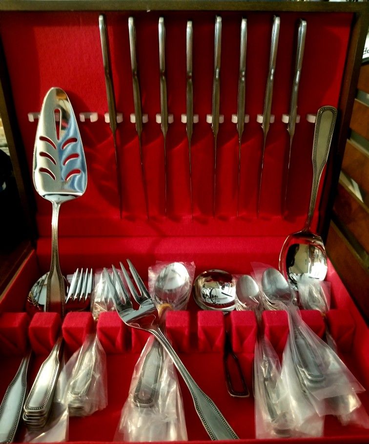 silverware set! Stainless by Salem. service for 8 ..new
