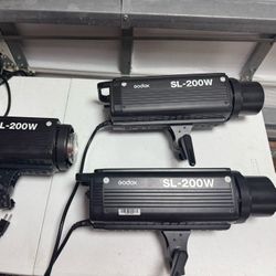 3 Godox Sl200w Continuous Studio Lights