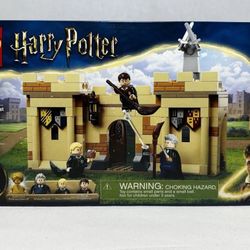 LEGO Harry Potter: Hogwarts: First Flying Lesson (76395)