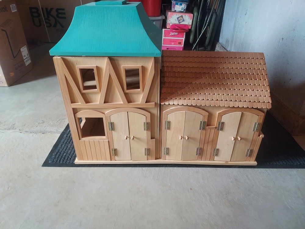 Wooden Toy Horse Barn