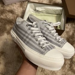 Burberry Vintage Checkered 