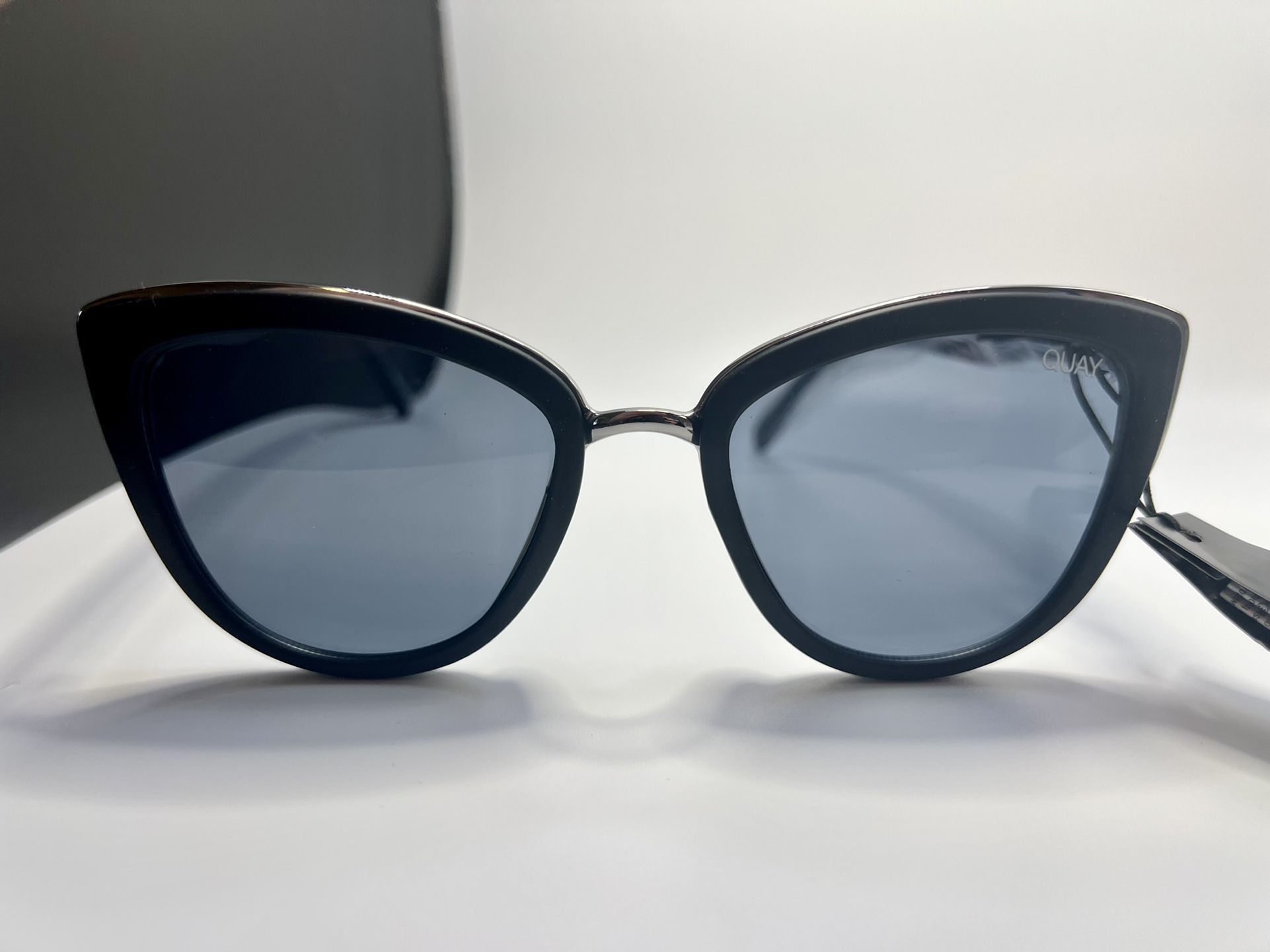 Quay Sunglasses - NEVER WORN