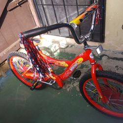 Bicicleta De Niño En Buenas Condiciones Nueva Con Casco