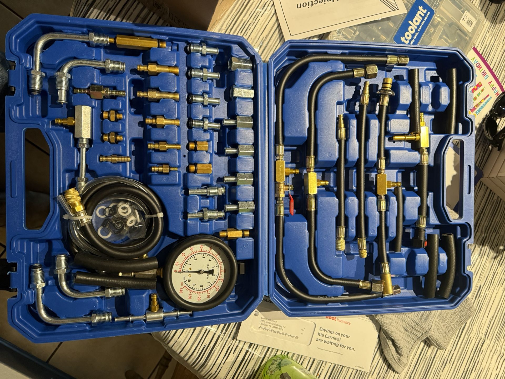 Fuel Injection Pressure Tester Kit, 0-140PSI Pro Fuel Pressure Tester Kit, Car Truck Motorcycle Diagnostic Tool(Blue)