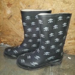 Rain Boots Size 4
