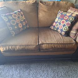 Brown Sofa With Throw Pillows